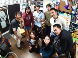 総勢9名!
