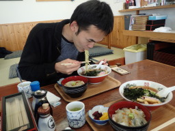 お昼は初島で!